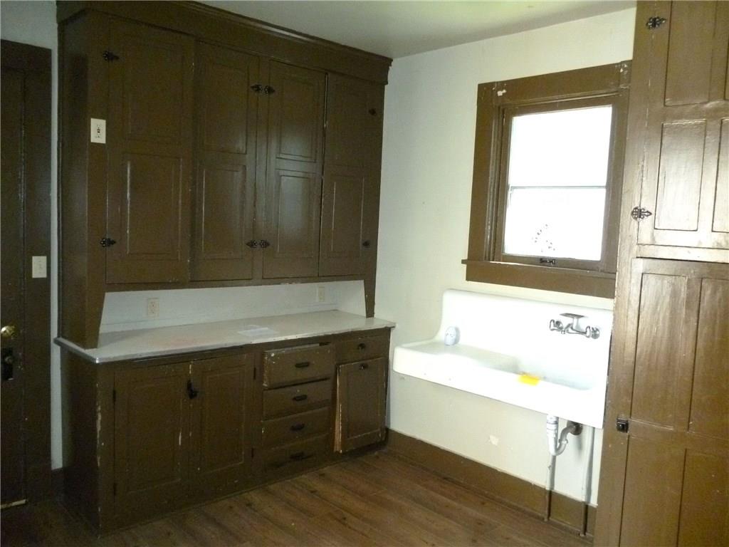 713 S Main