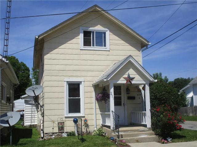 715 N College