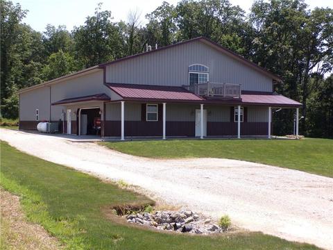 601 Country Ln