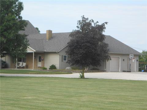 601 Country Ln