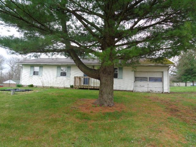 4028 Amber Ln, West Alexandria OH 45381
