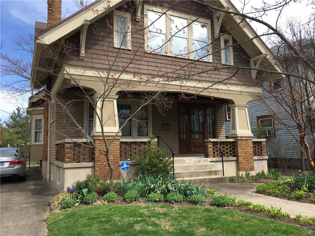 39 Redwood Ave