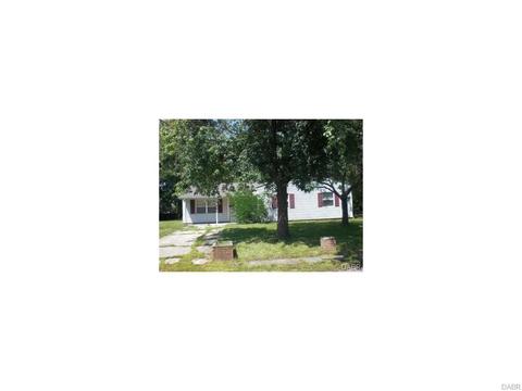 3933 Larkspur Dr