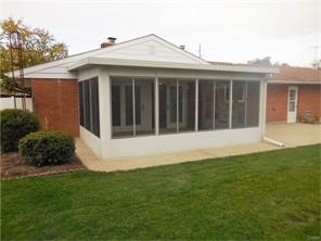 1220 Chateau Dr