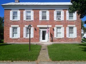 20 W Main St