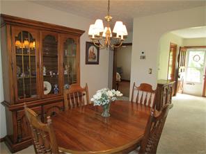 1535 Crestview Dr, Springfield OH 45504