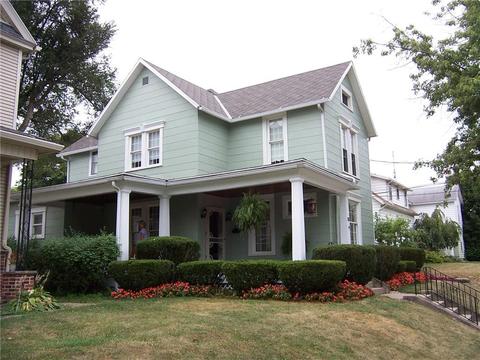 307 W Benton St