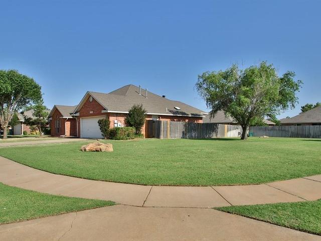 1725 Fairmont Ln