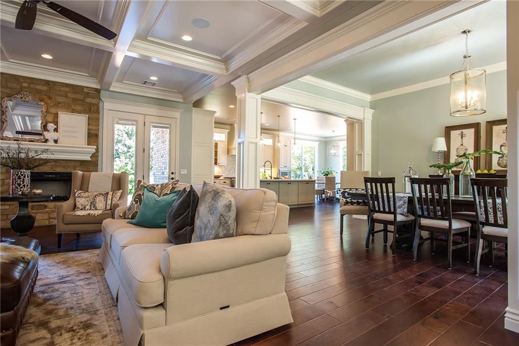 4221 Oakdale Forest Rd