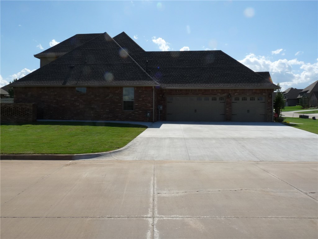 For Sale: 12706 Forest Ridge Dr Choctaw, OK 73020