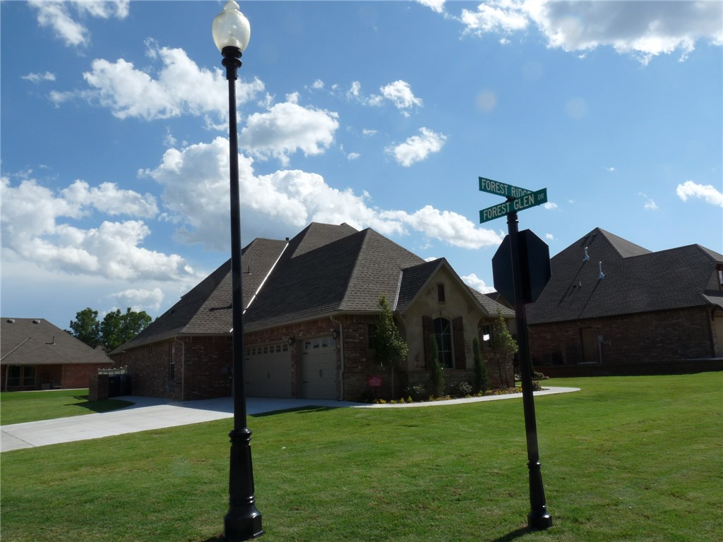 For Sale: 12706 Forest Ridge Dr Choctaw, OK 73020