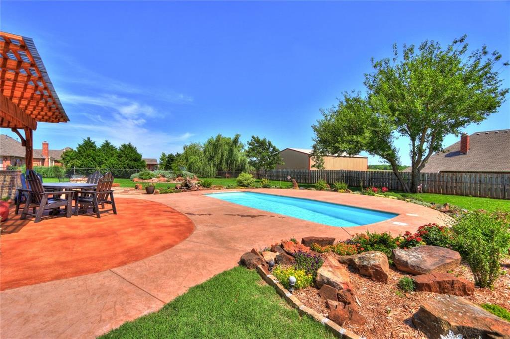 4602 Hollycrest Ln