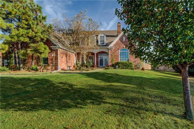 901 Shady Glen Cir