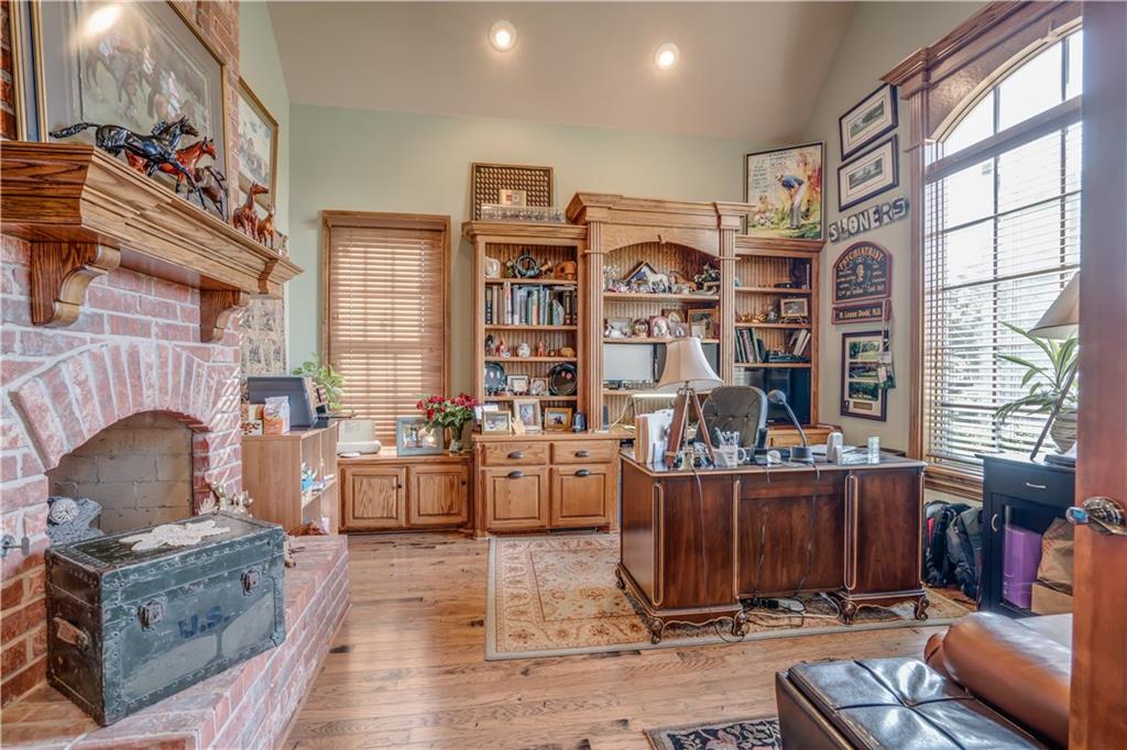 901 Shady Glen Cir