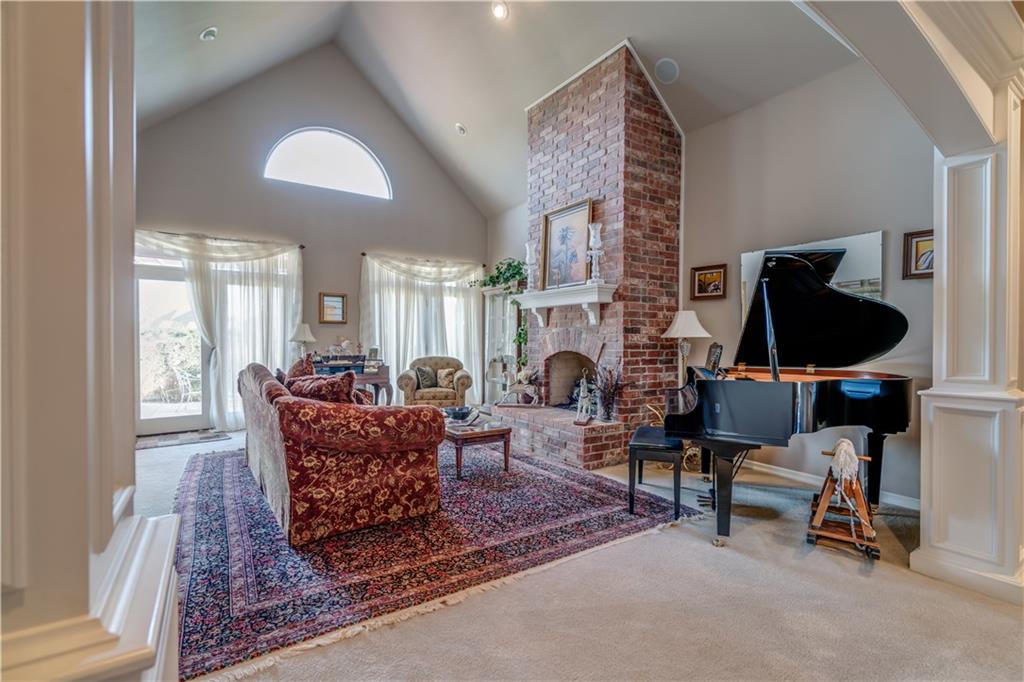901 Shady Glen Cir