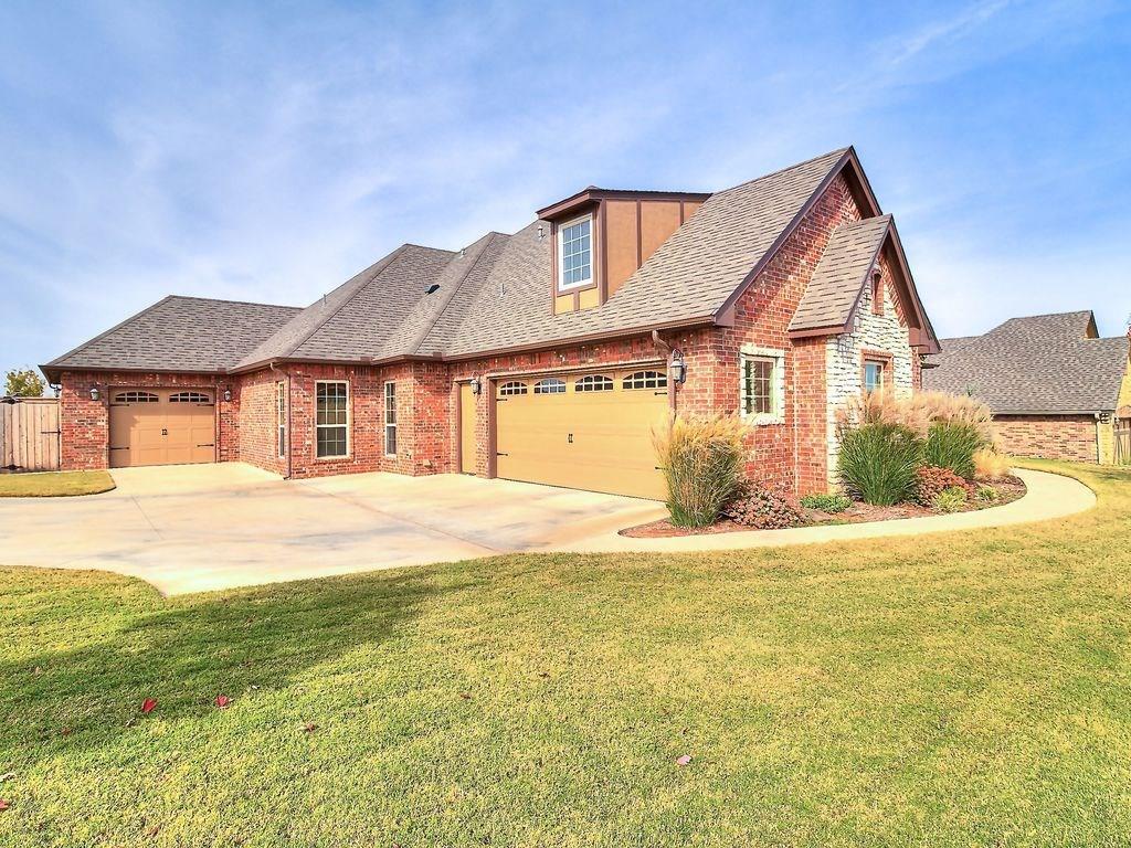 1902 Ithaca Dr