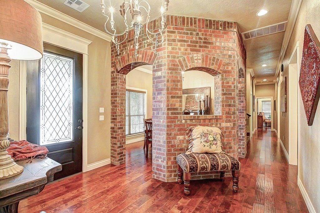 1902 Ithaca Dr