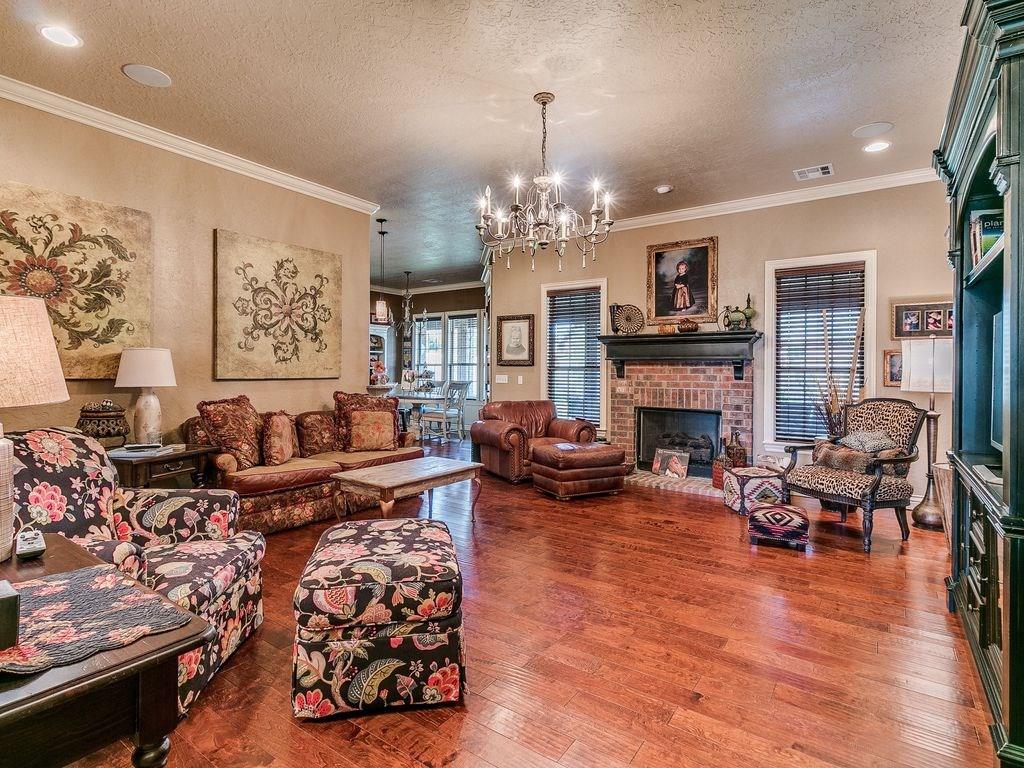 1902 Ithaca Dr