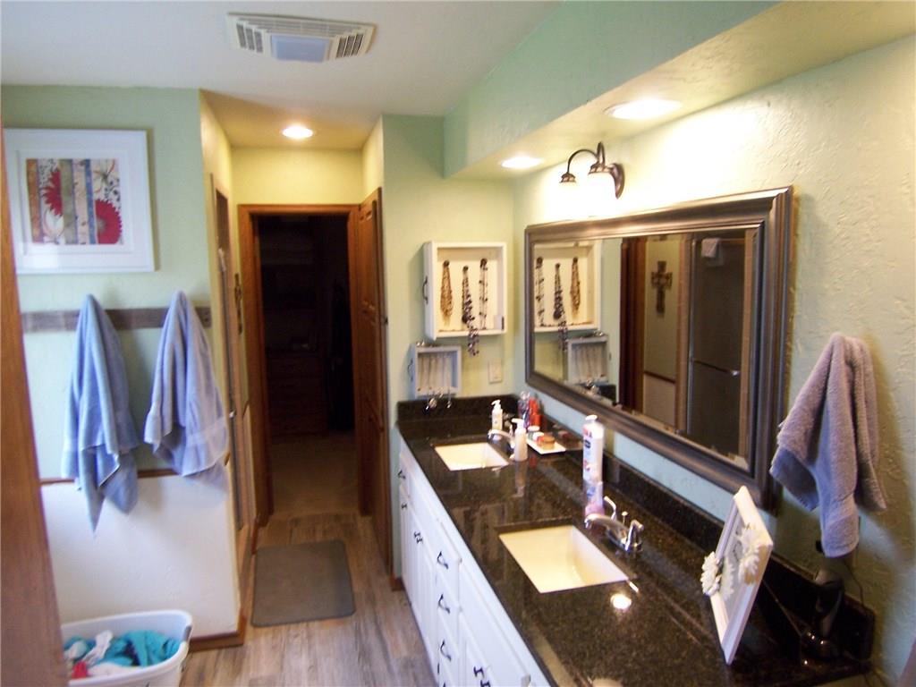 2002 Barrington Dr
