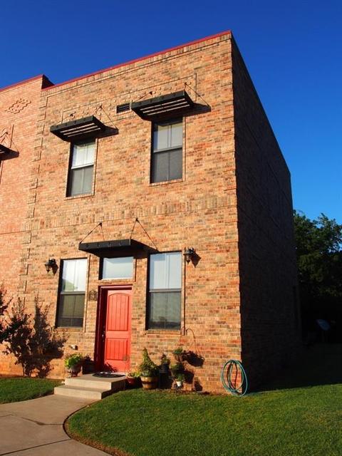 2405 Arbor Dr