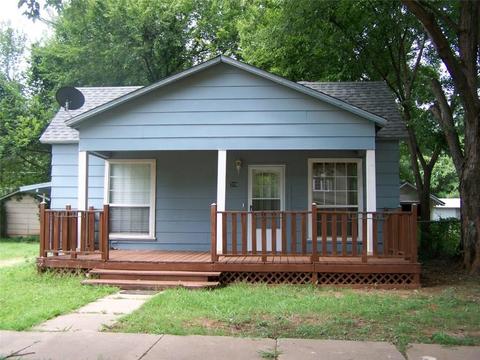 810 N Oak