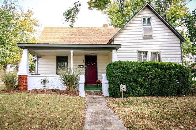 621 W Main
