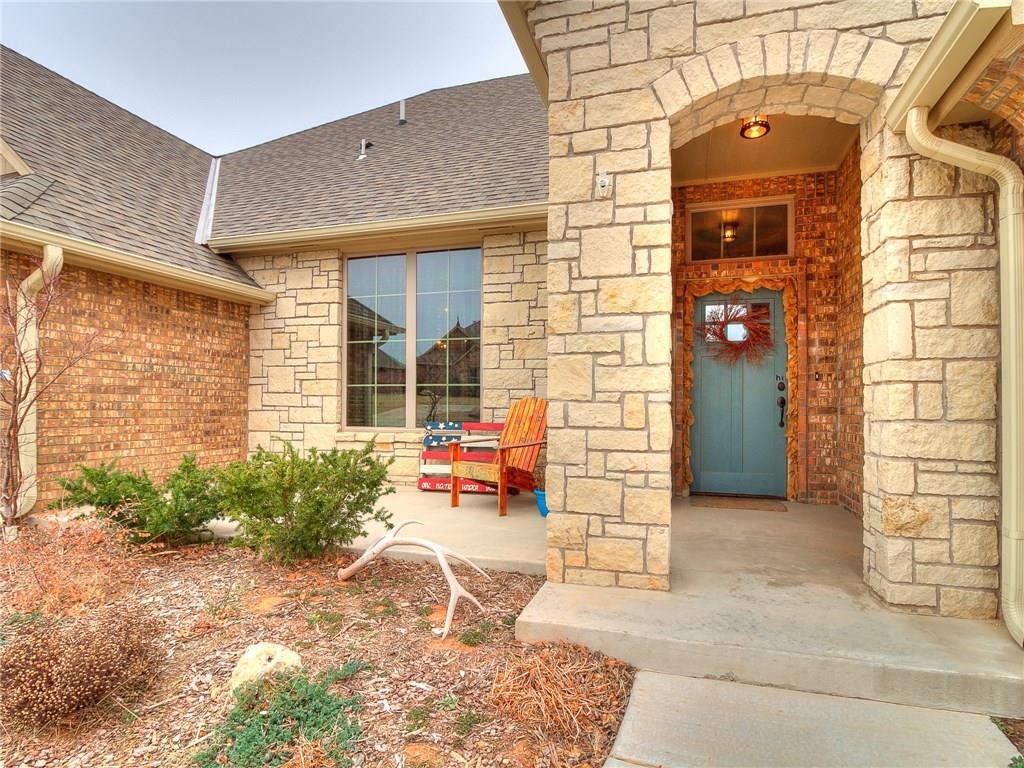 1145 Camelot Dr