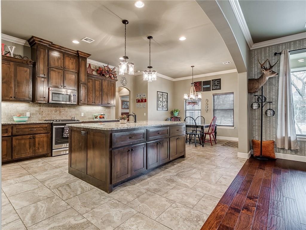 1145 Camelot Dr