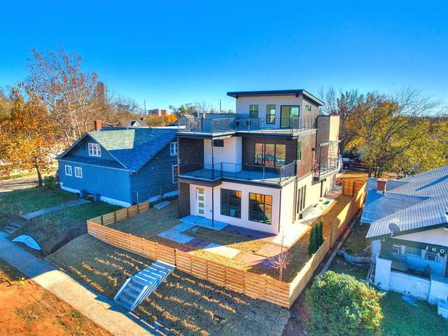 1604 NW 10th St