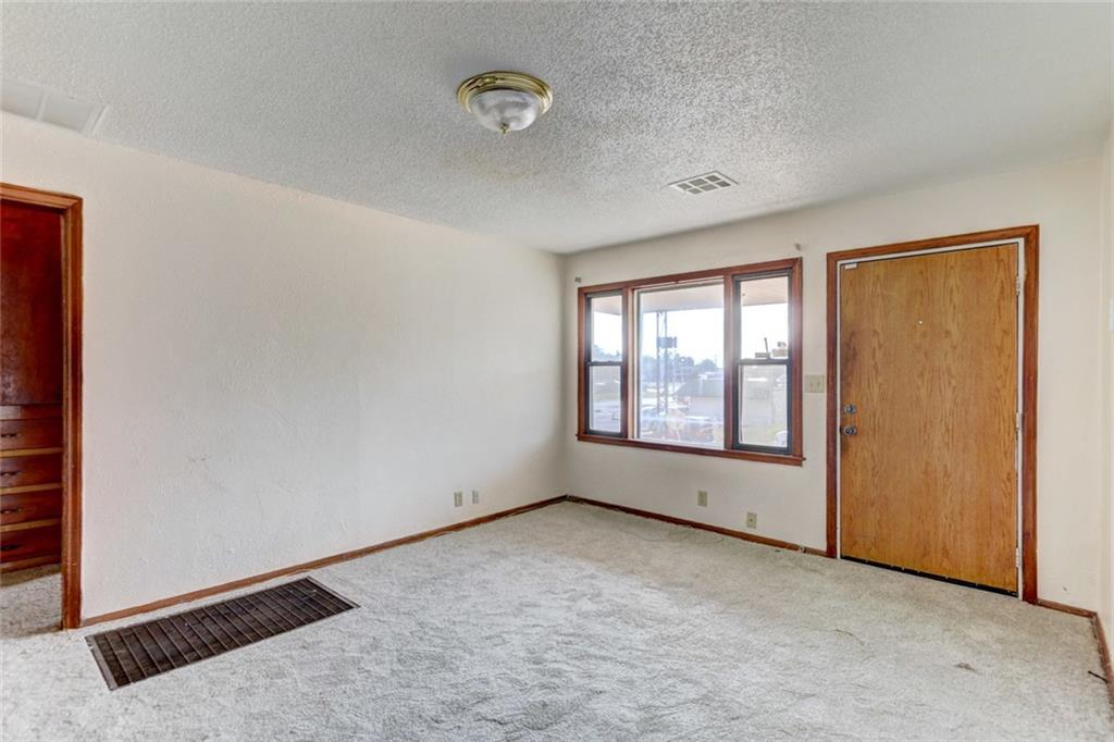 2921 NE 17th