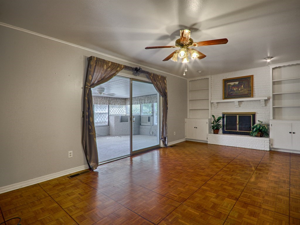 4134 NW 62nd St