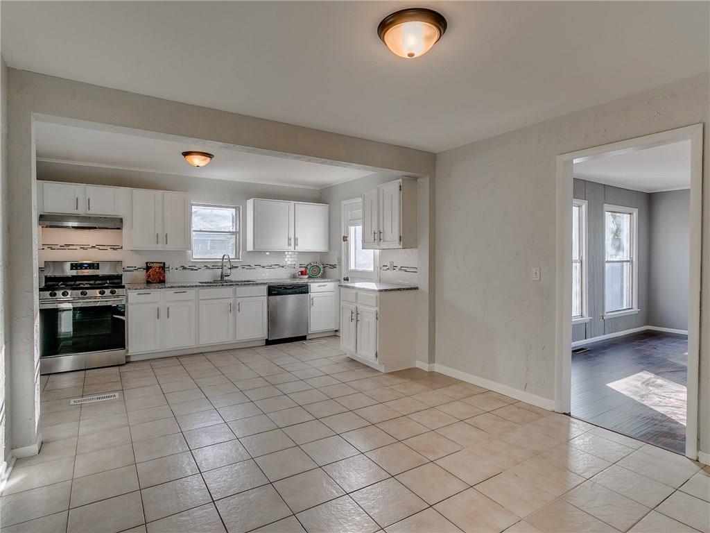 3148 NW 42 St