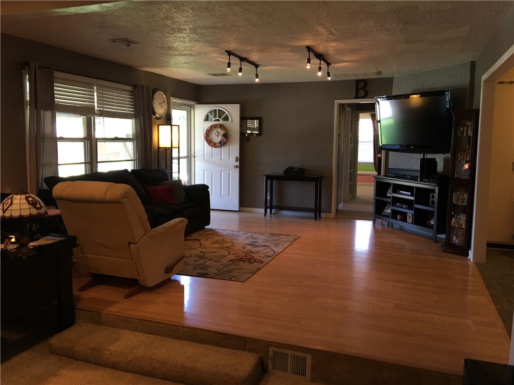 4332 16th Oklahoma City, OK 73115