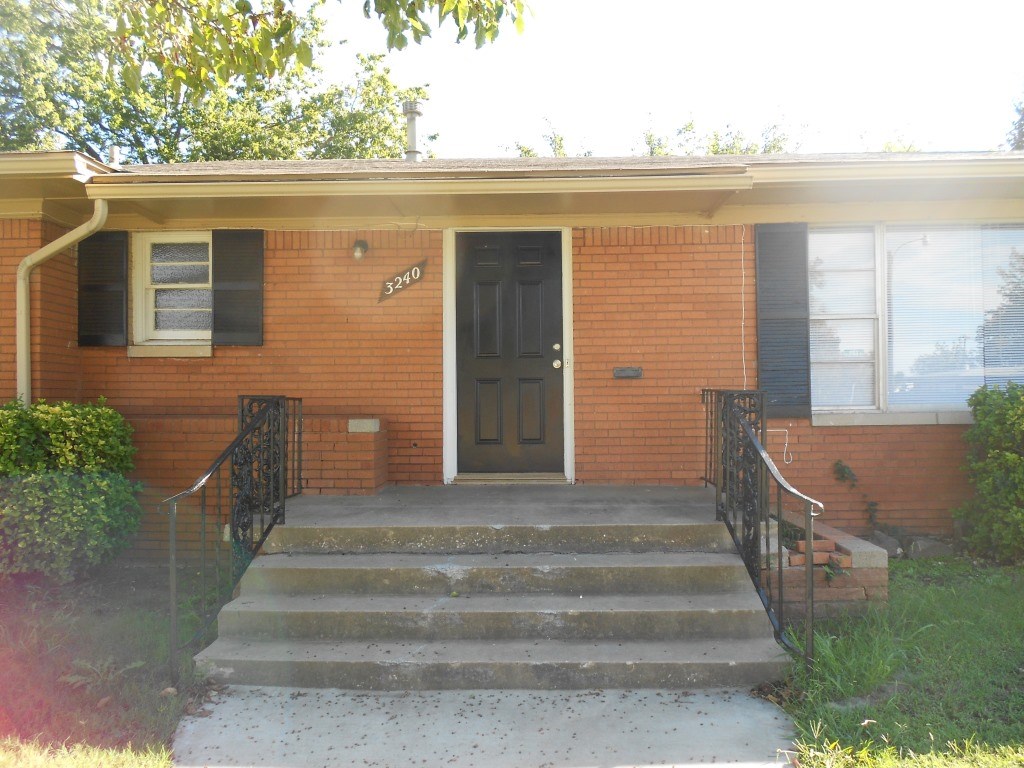 3240 NW 68th