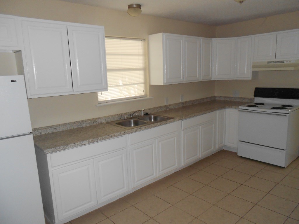 3240 NW 68th