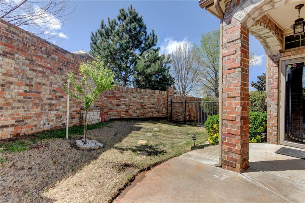 1308 Mead Cir