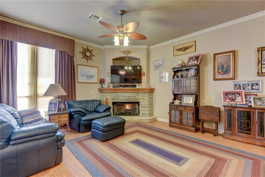 1308 Mead Cir
