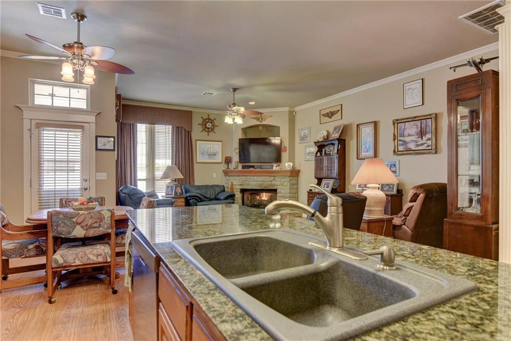 1308 Mead Cir