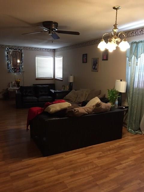 123 Currell