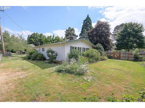 205 SW Williams Dr