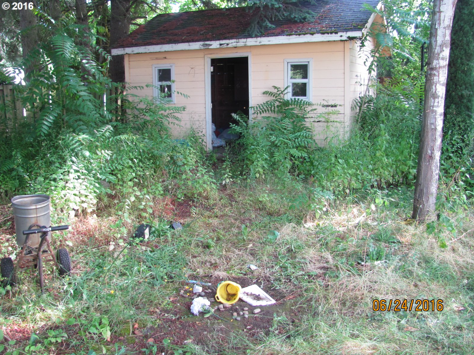 For Sale: 490 S Knott St Canby, OR 97013