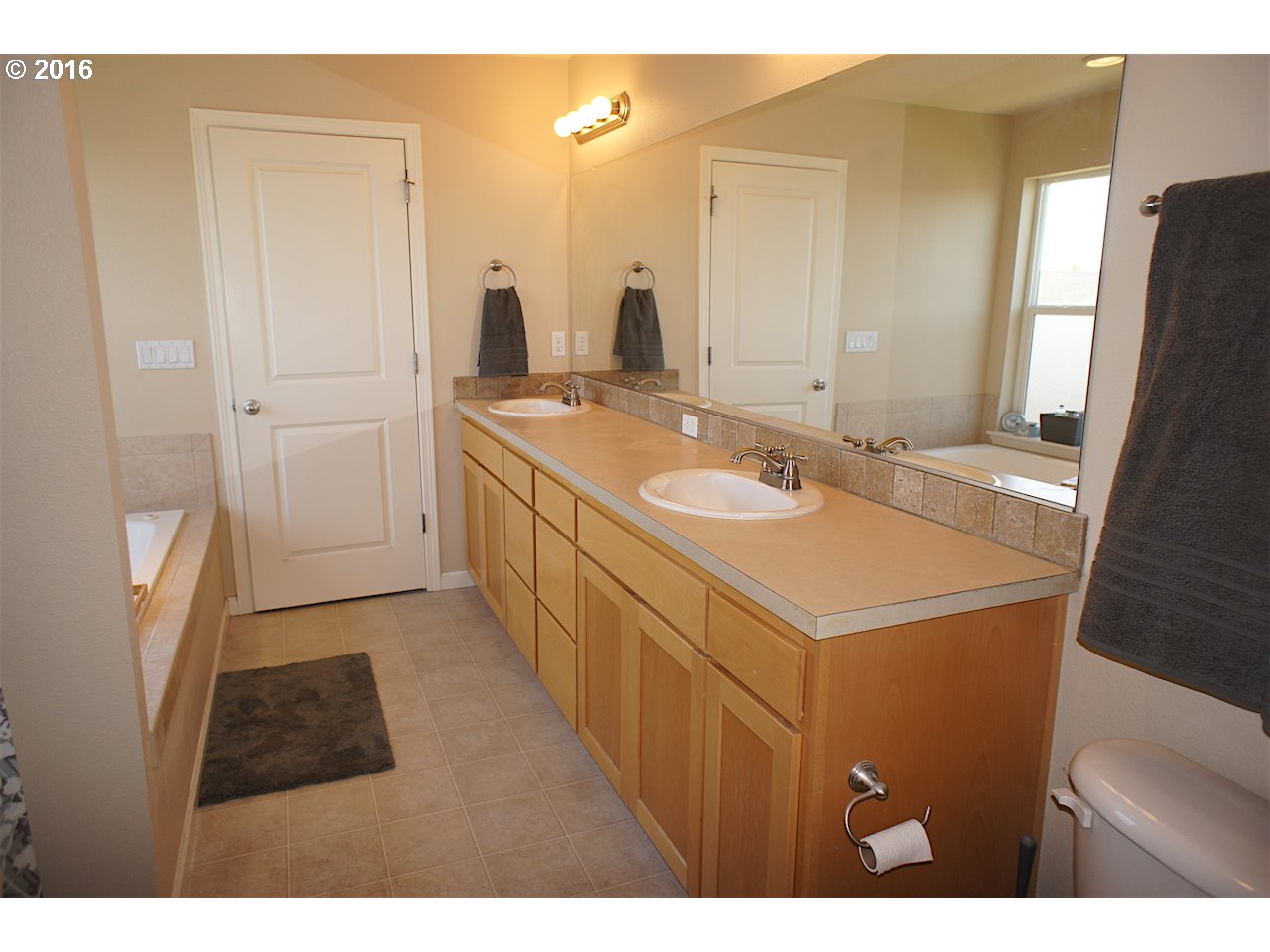 For Sale: 4526 Dorsey Dr Hubbard, OR 97032