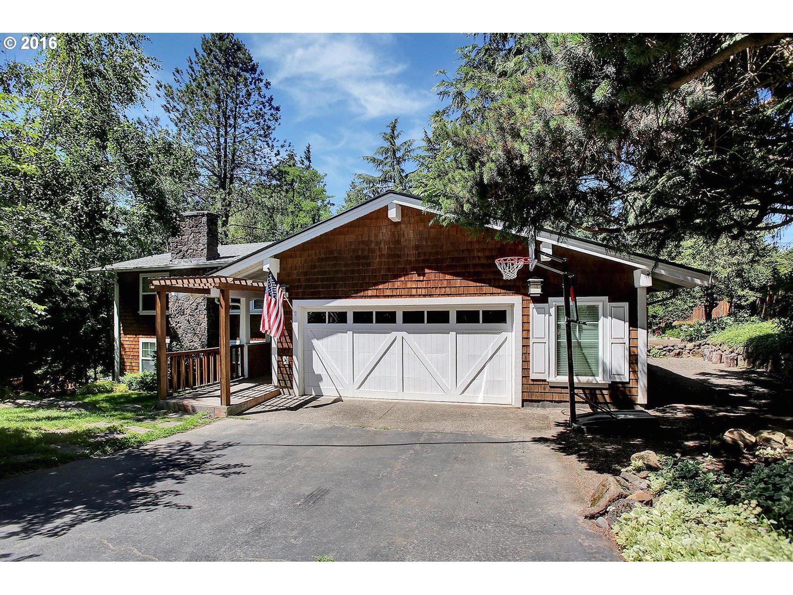 For Sale: 2331 Dellwood Dr Lake Oswego, OR 97034