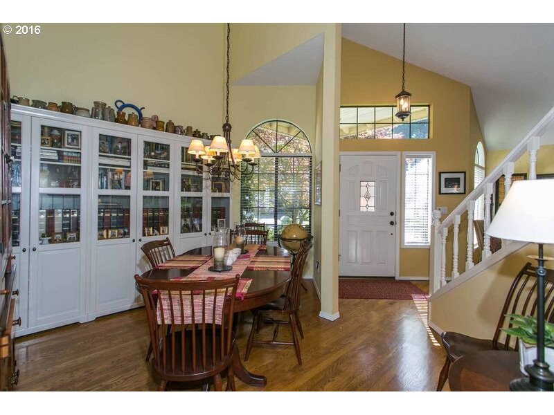 For Sale: 13449 Vermeer Dr Lake Oswego, OR 97035