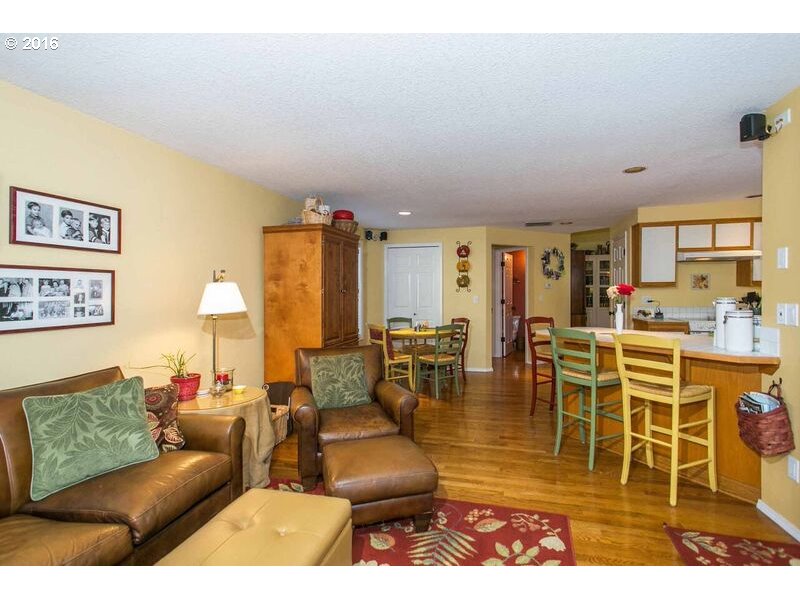 For Sale: 13449 Vermeer Dr Lake Oswego, OR 97035
