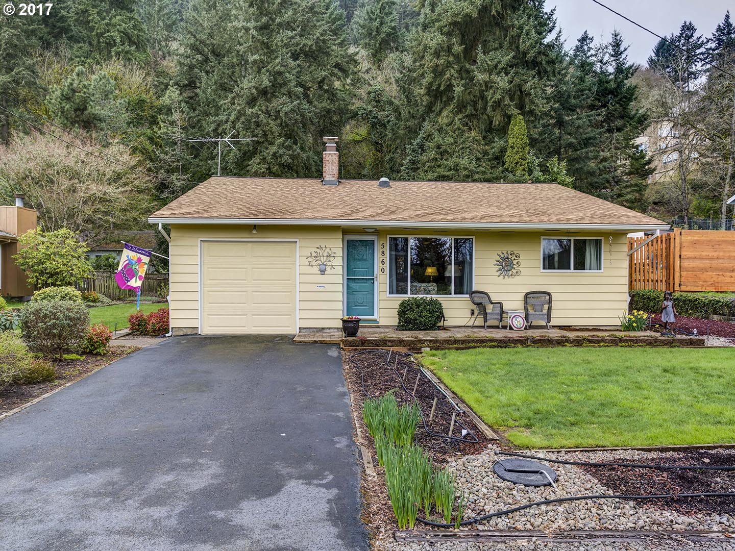 4020 Mapleton Dr