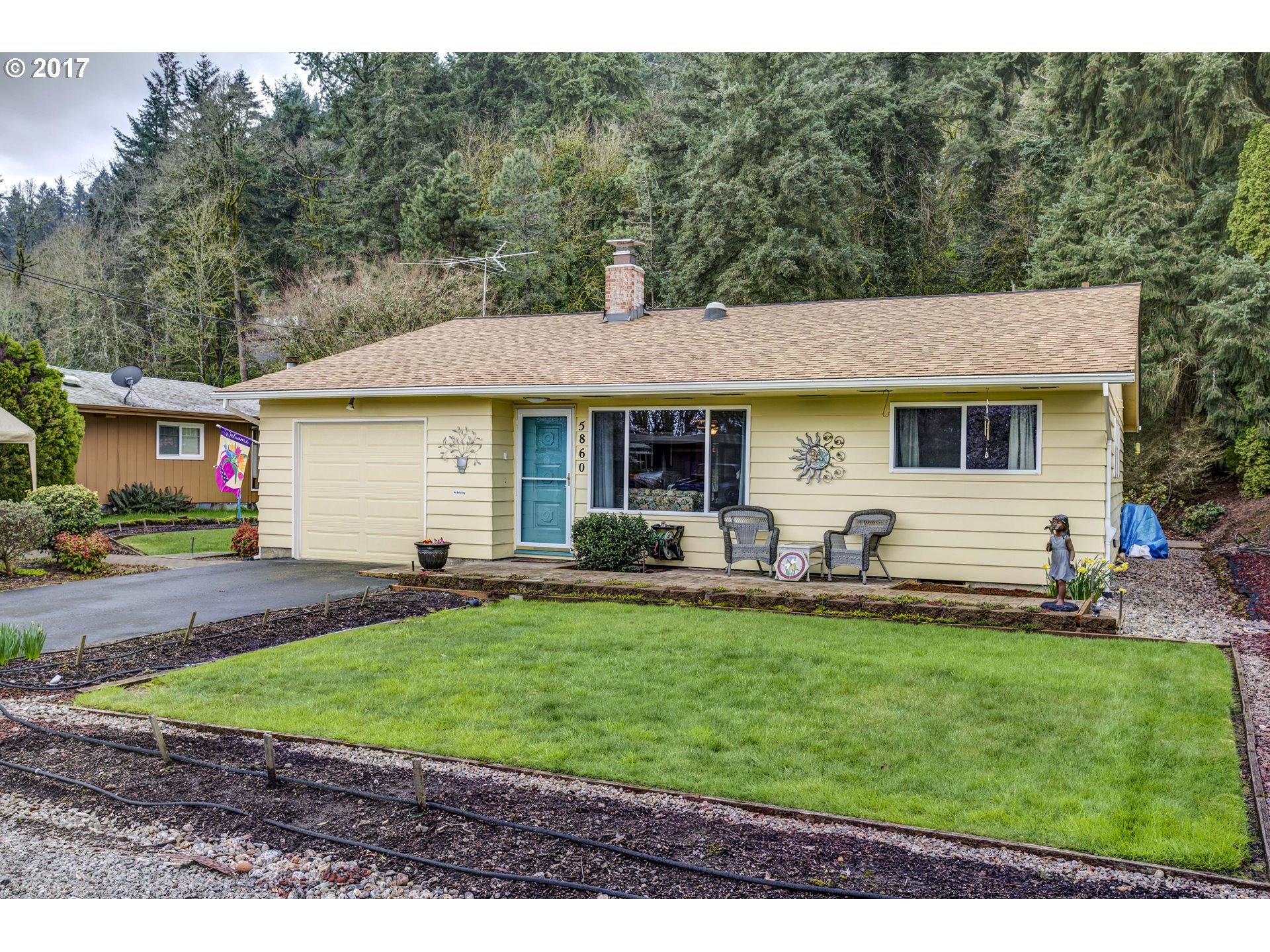 4020 Mapleton Dr