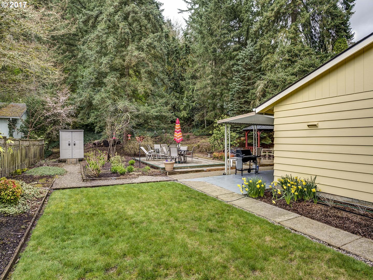 4020 Mapleton Dr