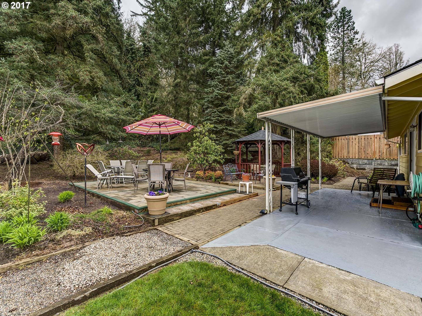 4020 Mapleton Dr