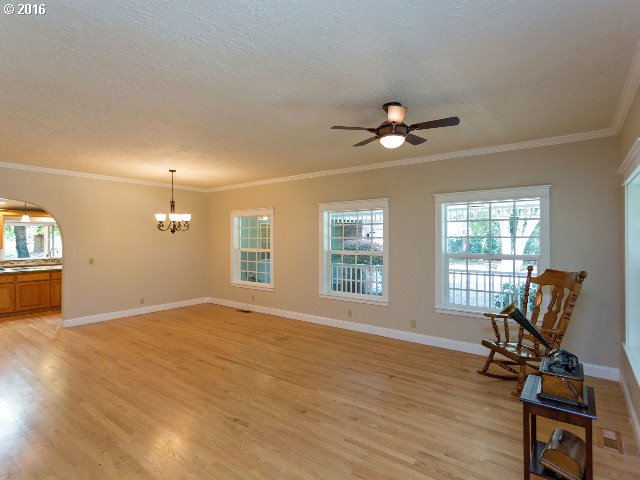 For Sale: 8362 Carson Ct Woodburn, OR 97071